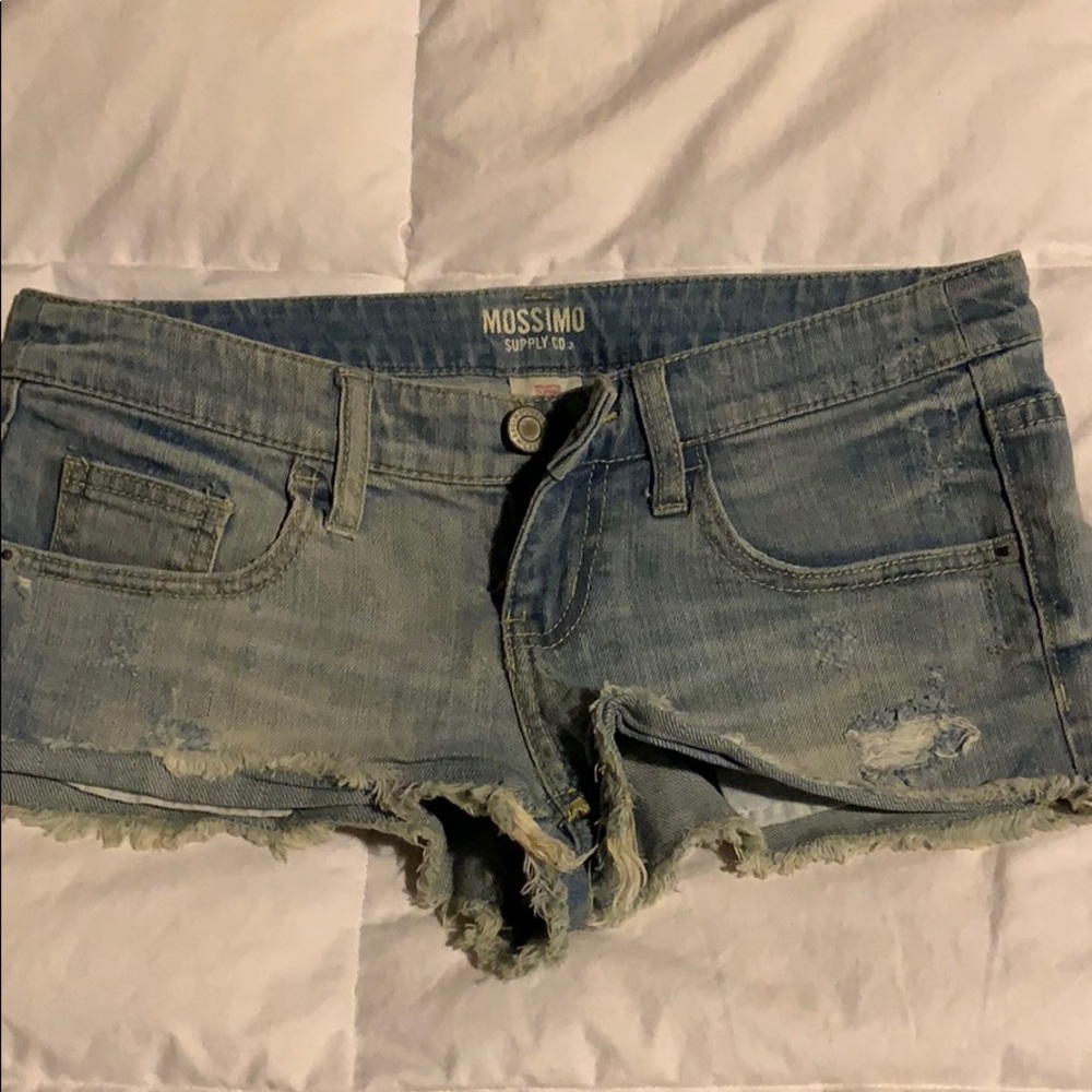 Cutoff shorts